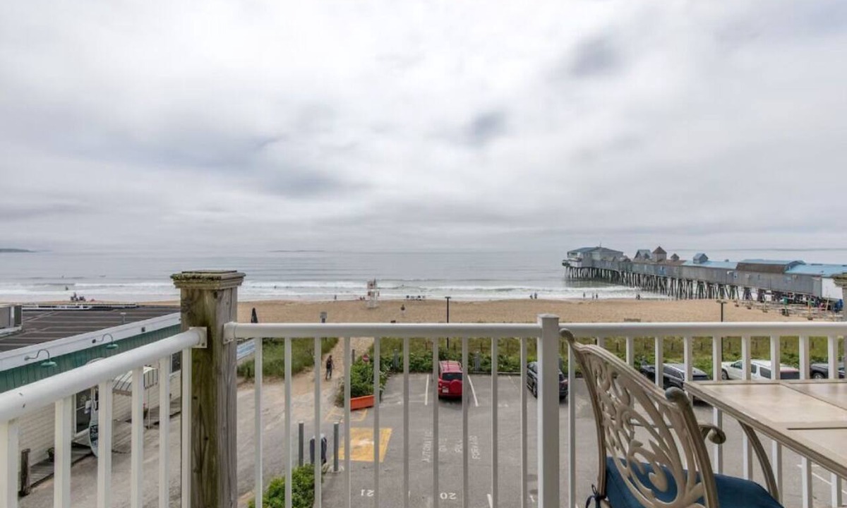 Old Orchard Beach Condo | Oceanfront 3 bedroom luxury Condo, private balcony!