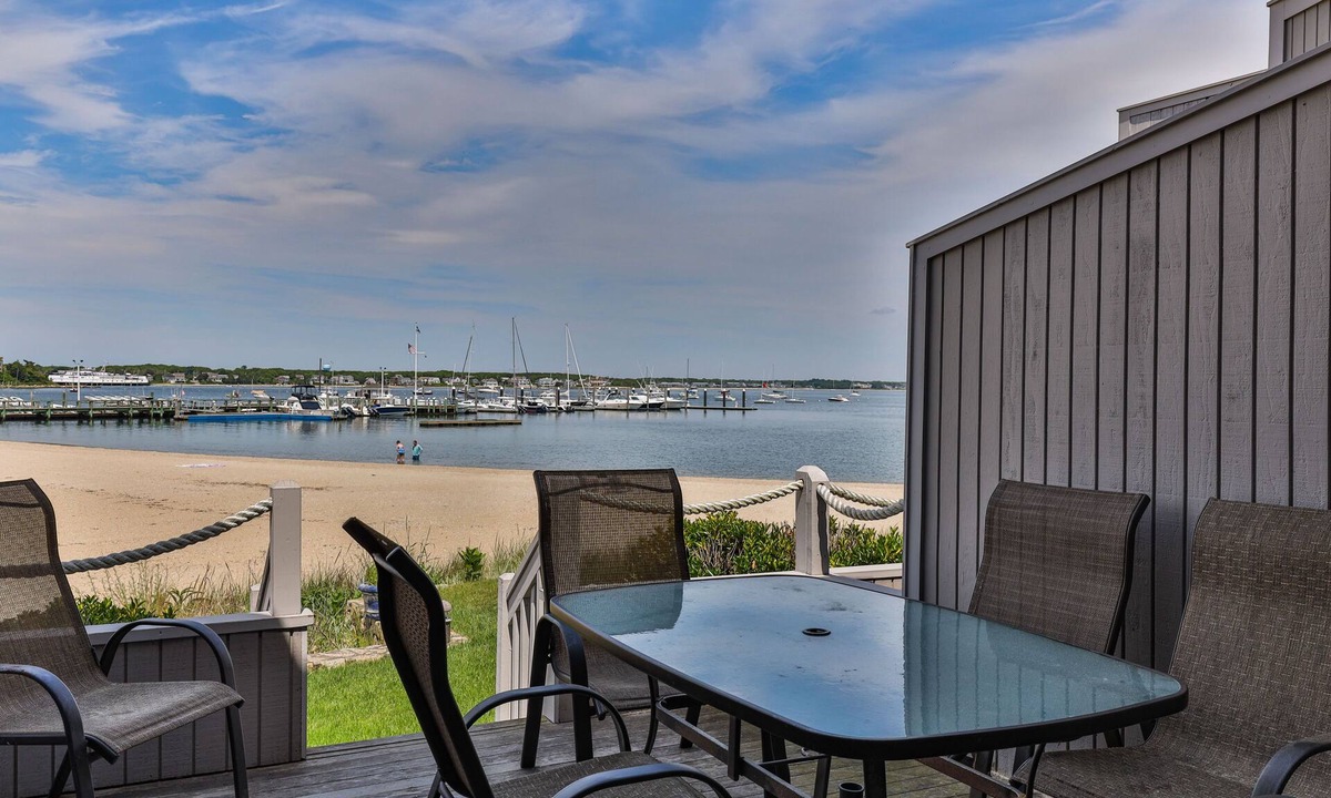 Hyannis Condo | Oceanfront 3BD-A/C, Private Balcony, Association Beach & Pool