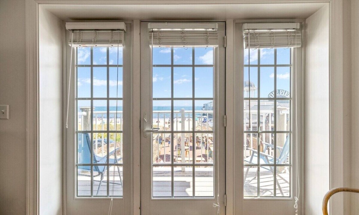 Old Orchard Beach Condo | Oceanfront condo in the center of it all!