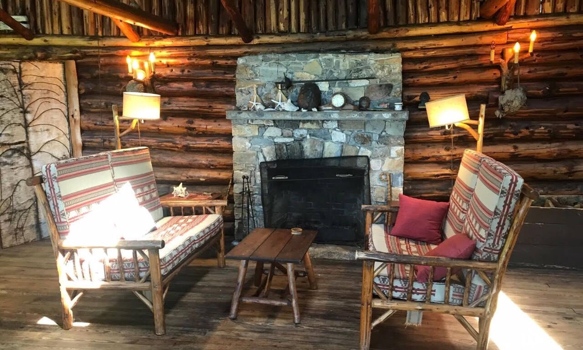 West Southport House | Oceanfront Log Cabin with Dock on Southport Island - 7 acres with westerly views