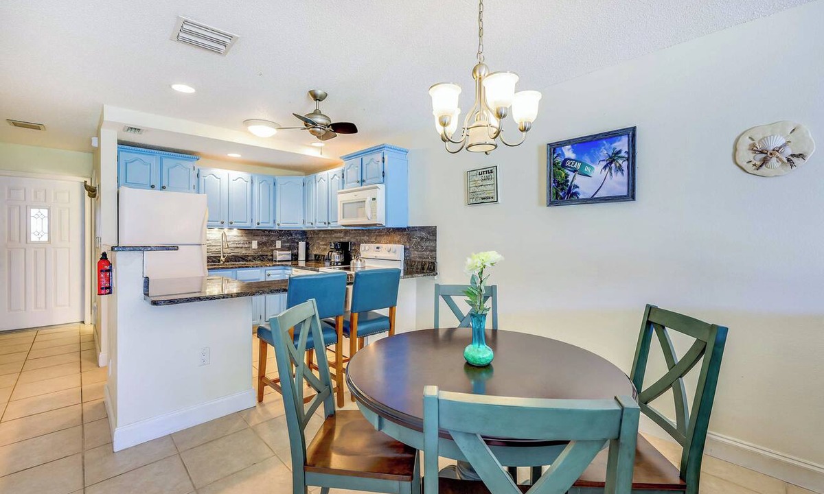 Ormond-by-the-Sea Condo | Oceanfront Ormond Beach Condo: Patio, Pool Access!