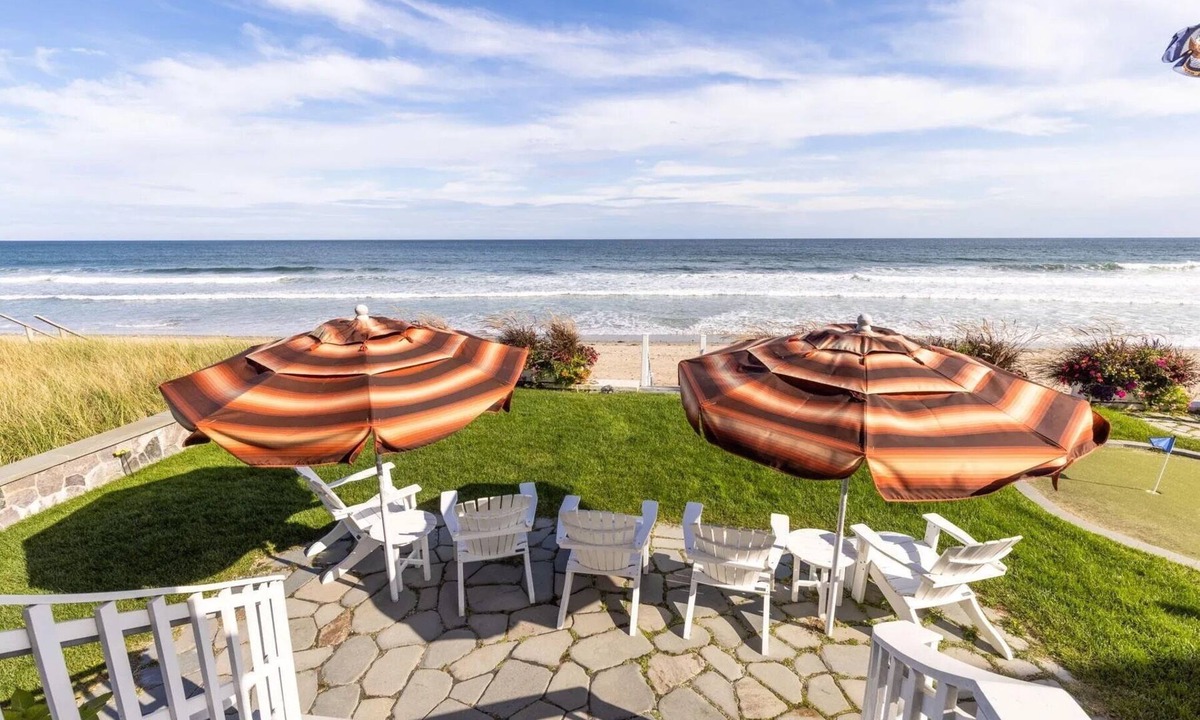 Wells Villa | Oceanside Villa Retreat w/Private Beach