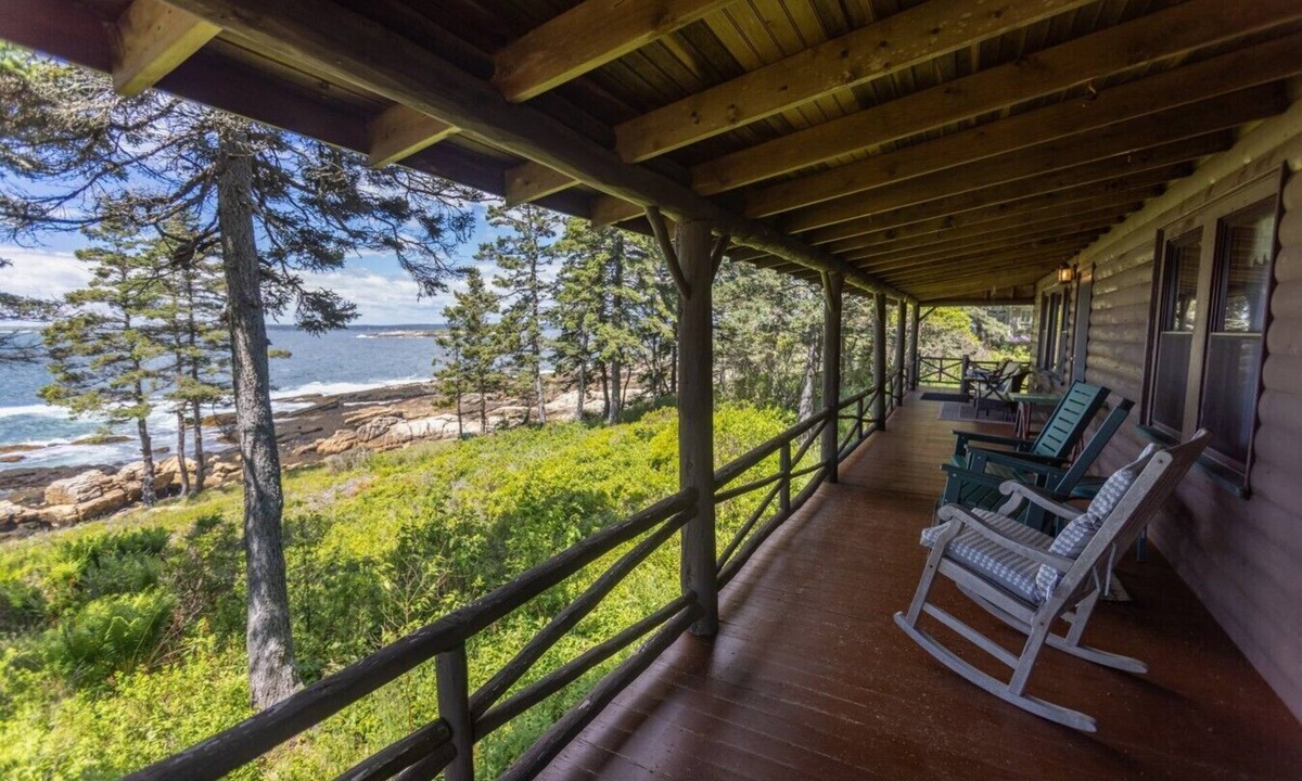 Newagen Cabin | Oceanview Cabin Retreat in Southport