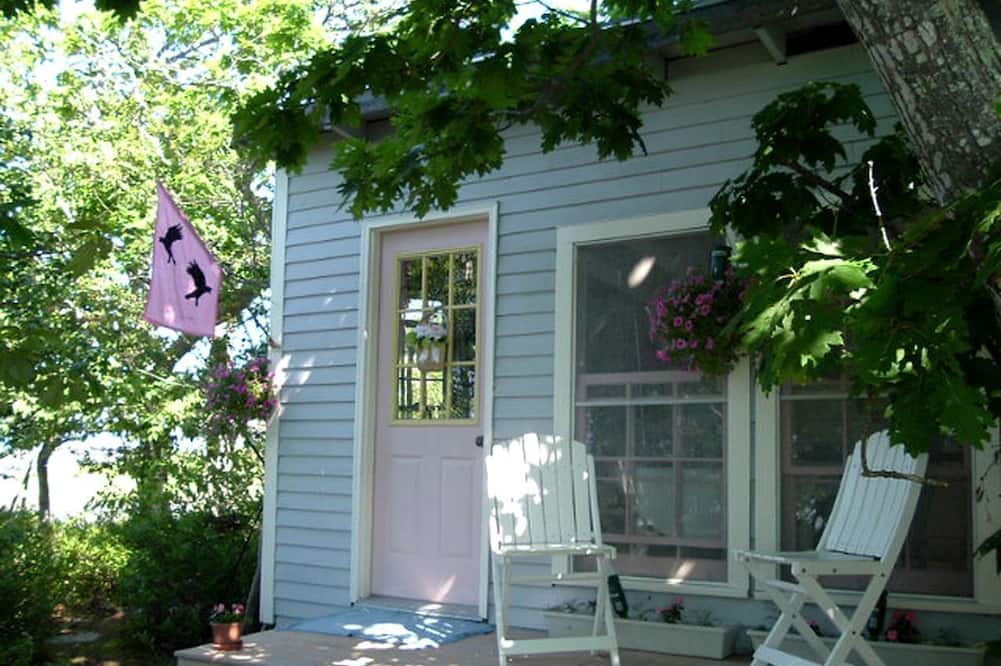 Mac Mahan House | Off-The-Grid Cottage Rental with Beautiful Views on Crow Island, Maine
