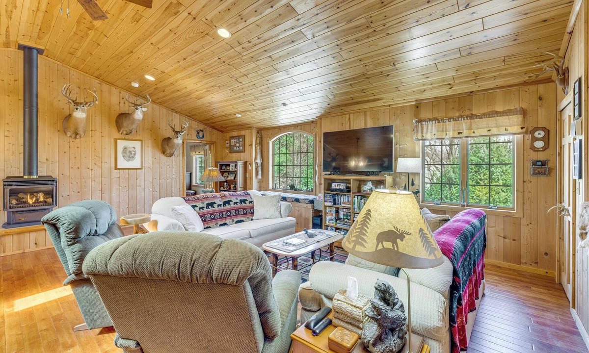 Maple City Apartment | On 4 Acres! Retreat w/Lake Access in Maple City