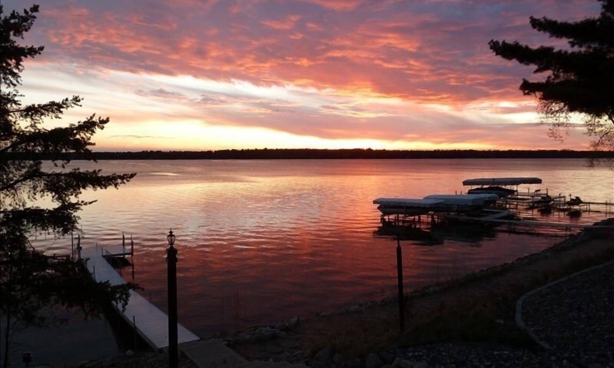 Crosslake Cabin | On Crosslake in the Village,120' Beach, Dock, Two Boat Lifts, 3 Kayaks, Sunsets