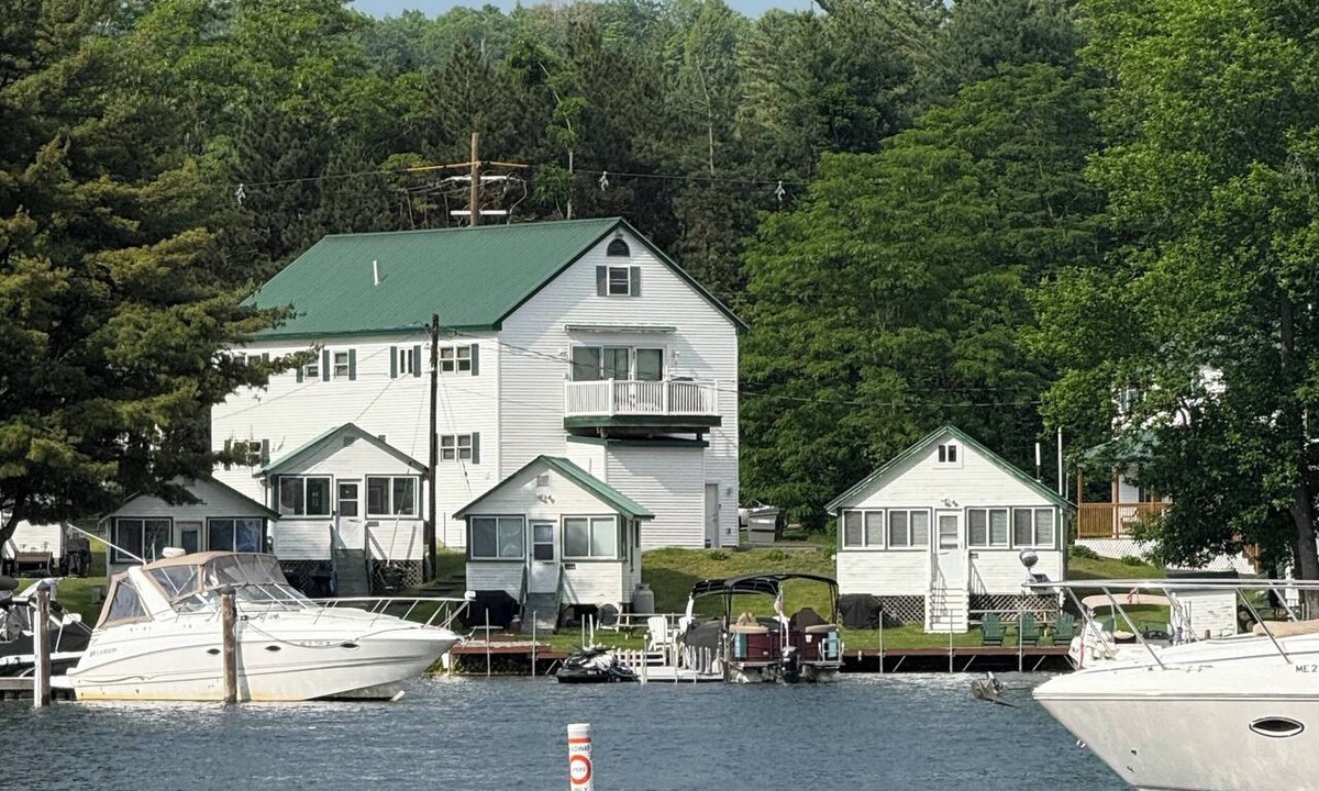 Naples House | On the water, 35' DOCK SPACE! CENTER OF NAPLES! Access to Sebago and Long Lakes