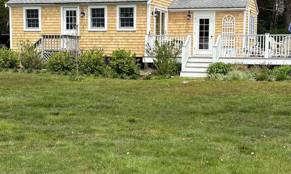Eastham Cottage | On Town Cove with salt water access! Kayaks and paddle board available for use!