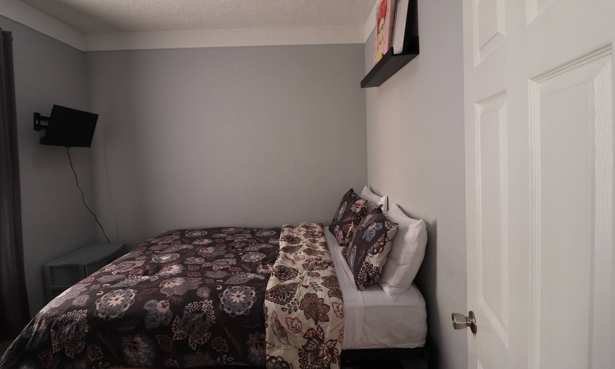 Hamtramck House | Only minutes from Downtown Detroit