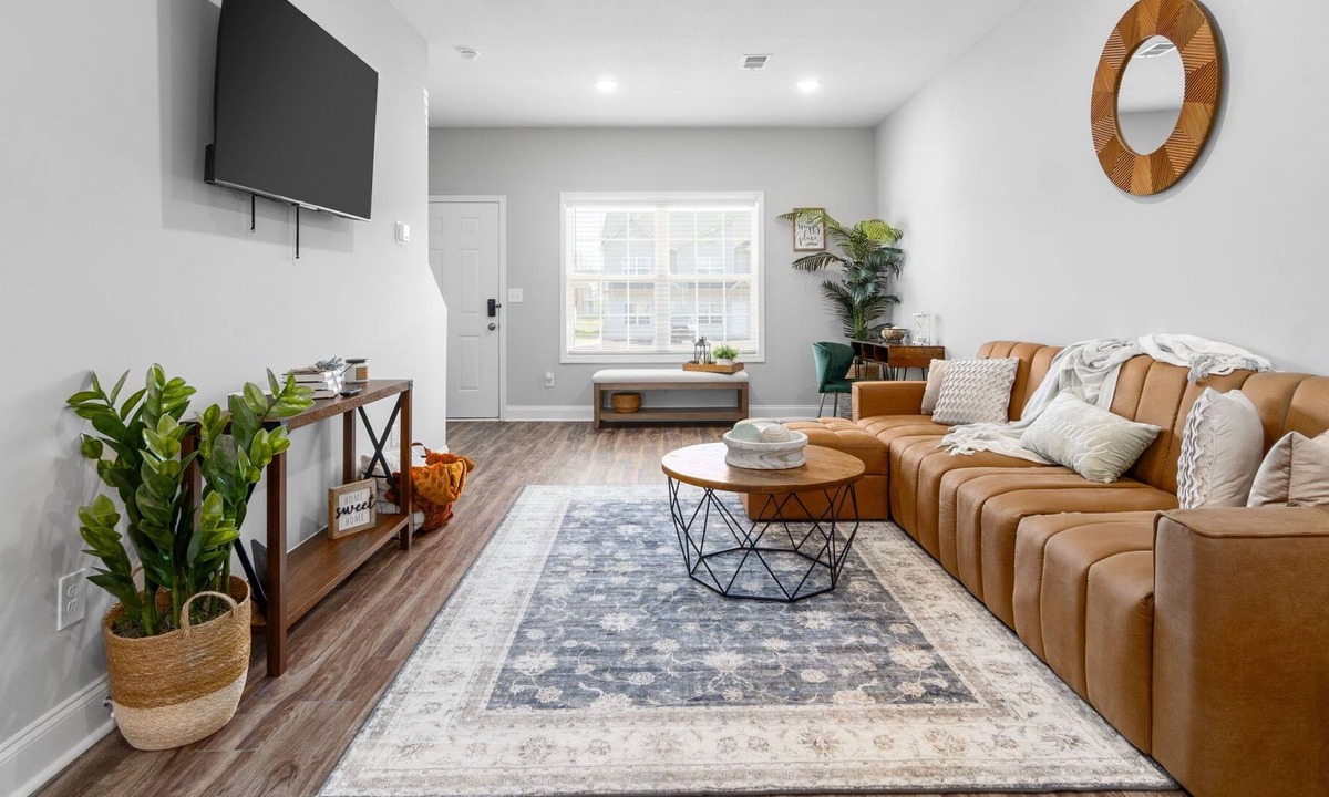 Clarksville House | Orange Bliss Hideaway: A Slice of Peace and Quiet in the Middle of the Action