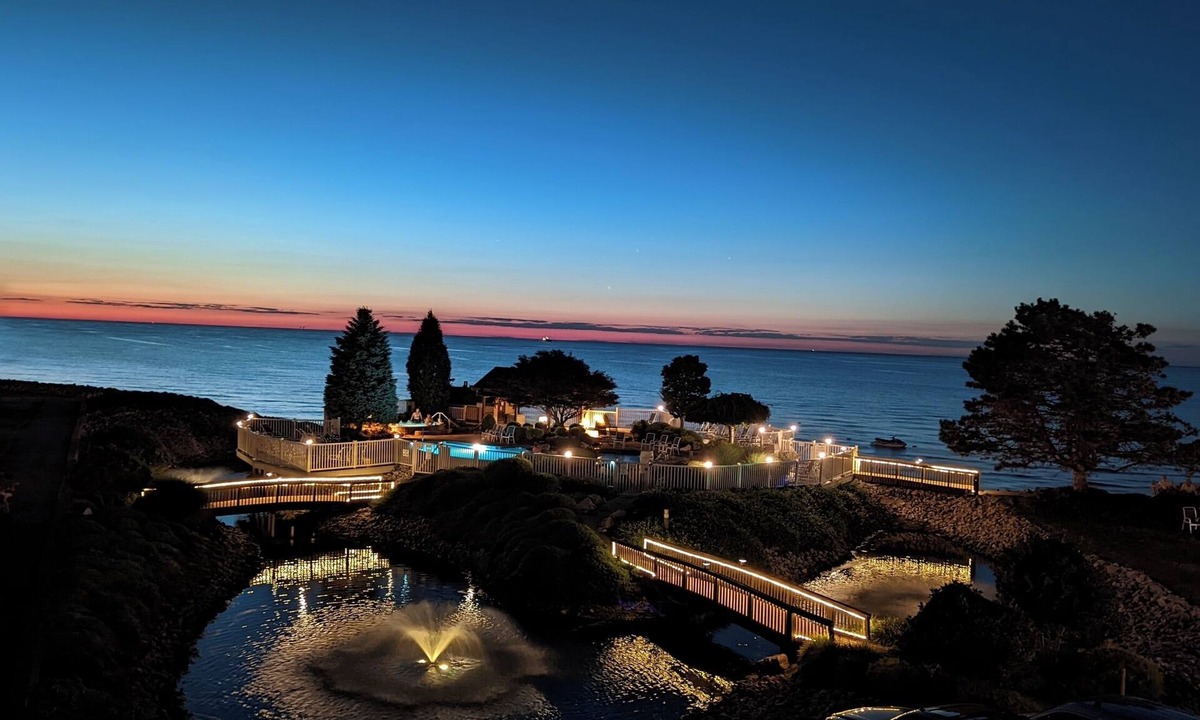 Port Clinton Condo | Our Lake Blyss 3 Bed/2 Bath Condo at The Shores Check out our fall rates!