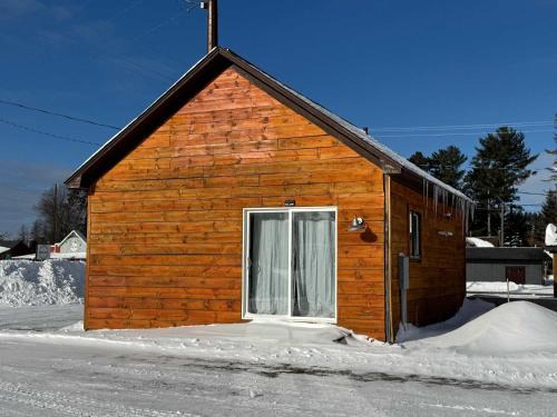 Arbor Vitae House | Outback Shack: Lake Access Studio in Woodruff