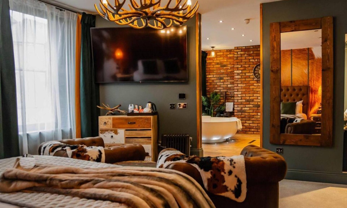 Durham Hotel | OYO The Townhouse