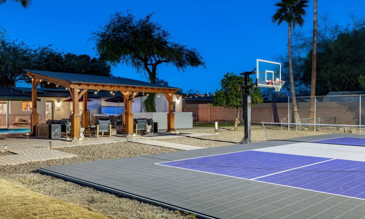 Shea North Estates House | Palmera Desert Club, Sleeps 18 near Kierland w/Pickleball, Game Room, Mini Golf