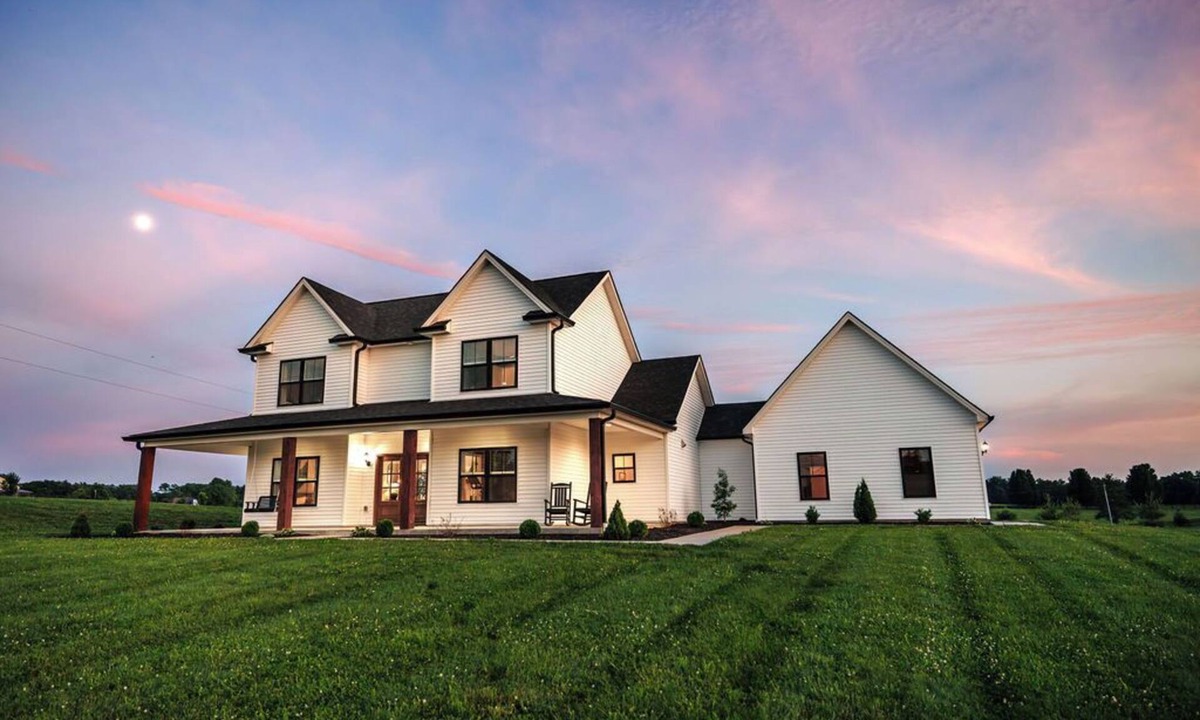 Shelbyville House | Panoramic horse country views, Kentucky Bourbon Trail, sauna, cold plunge, hot tub, gym, game room, theatre room