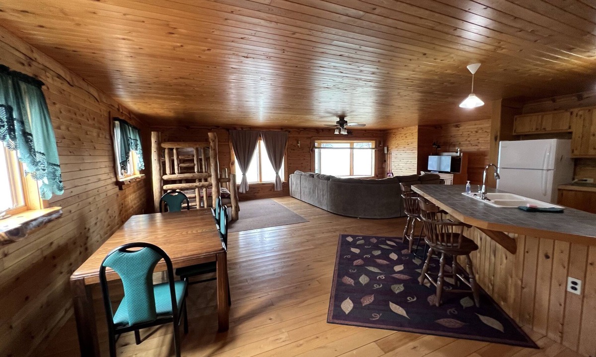 Drummond Cabin | Papins Resort Baileys Loft