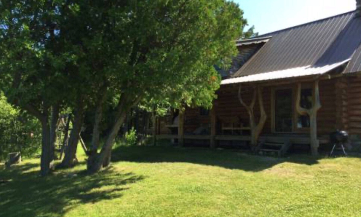 Drummond Cabin | Papins Resort Cabin #8