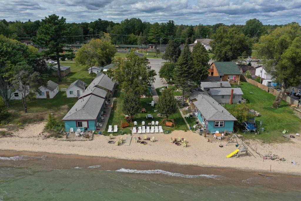 Tawas City House | Paradise Beach resort