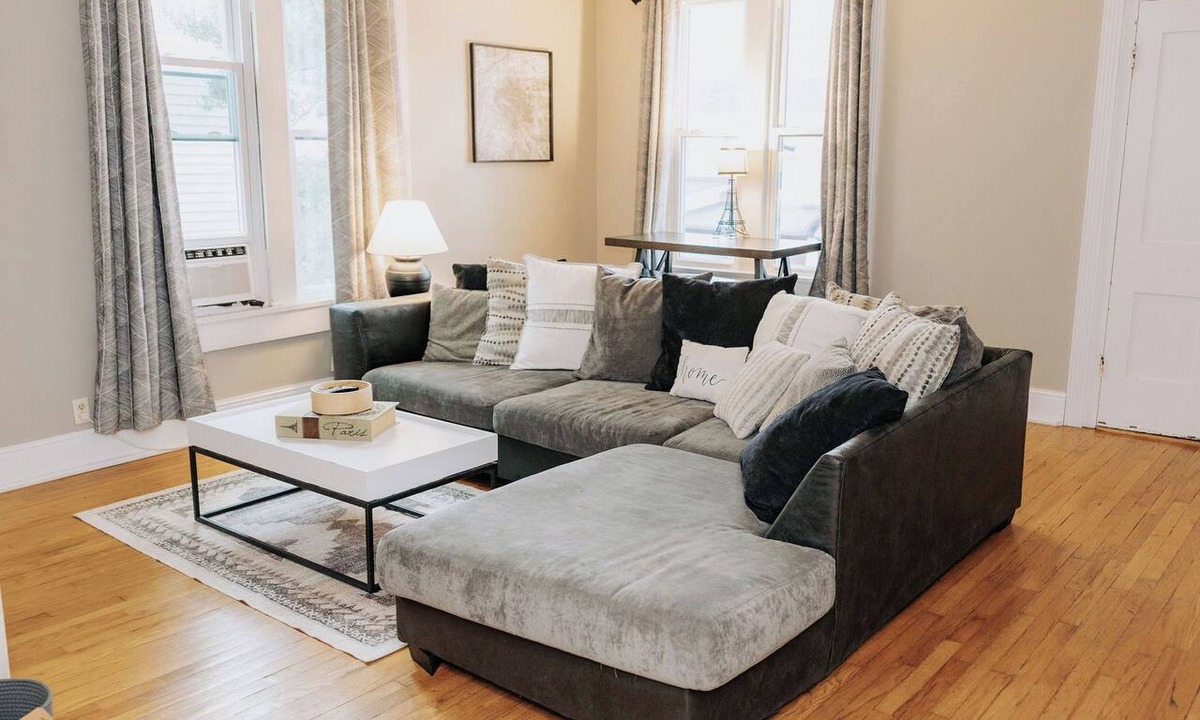 Bowling Green Condo | “Paris” in Paradise