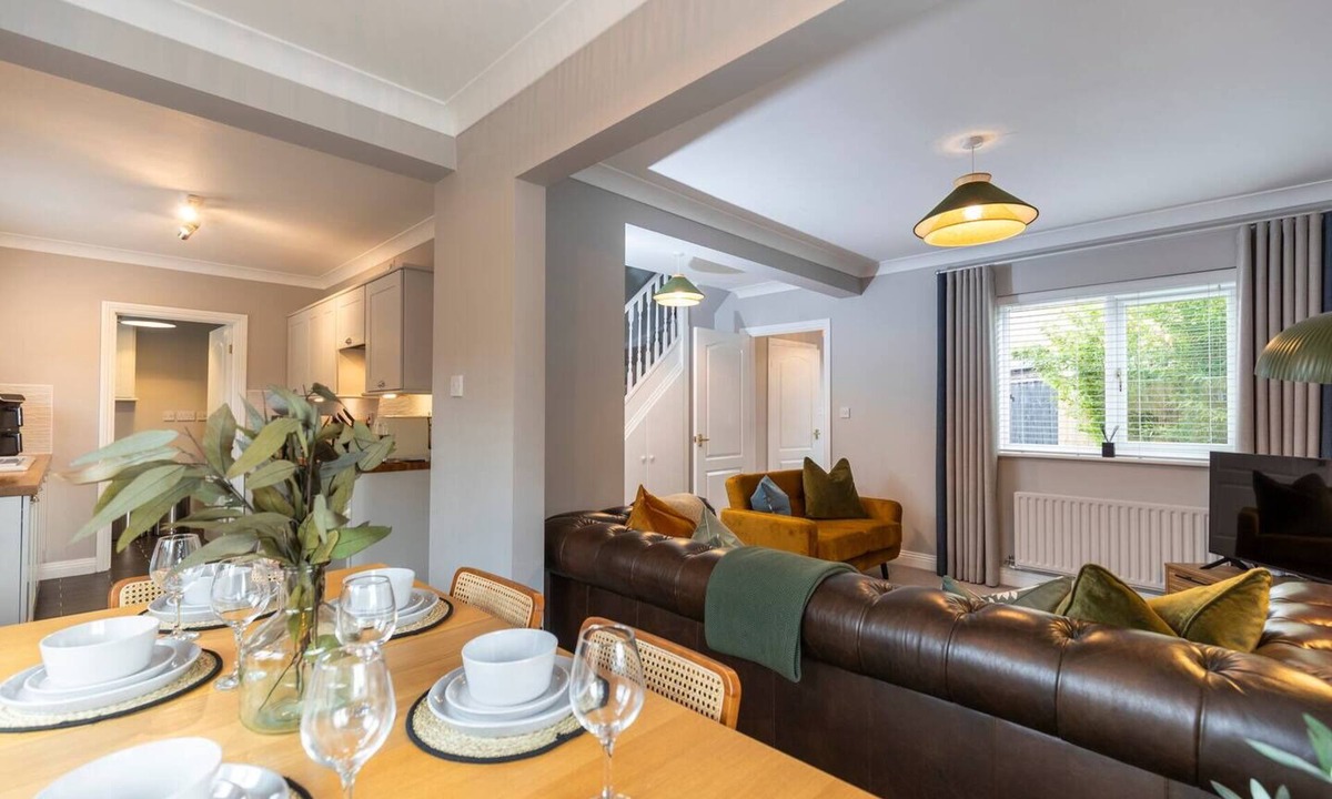 Shildon House | Pass the Keys | 4-Bed Home with Garden & Parking | Near Durham