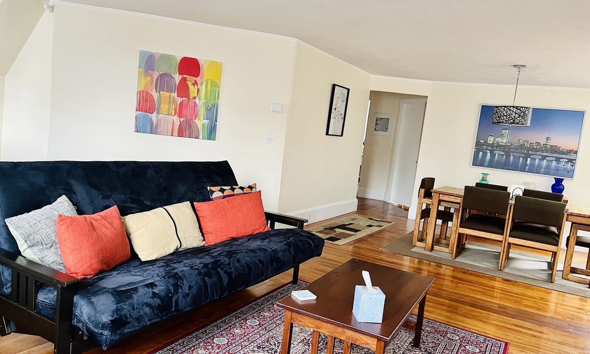 Medford Apartment | Peaceful, bright family home near Hospitals, Encore casino, T station.