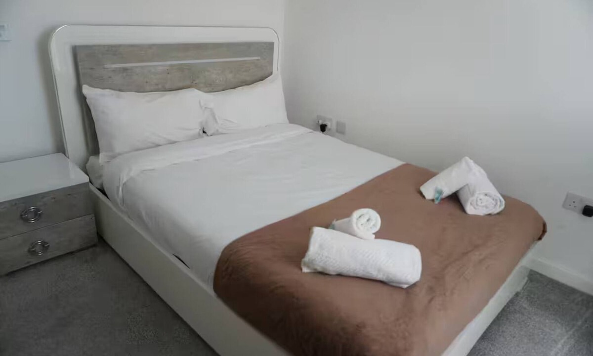 Bishopton Apartment | Peaceful Home at Bishopton Station