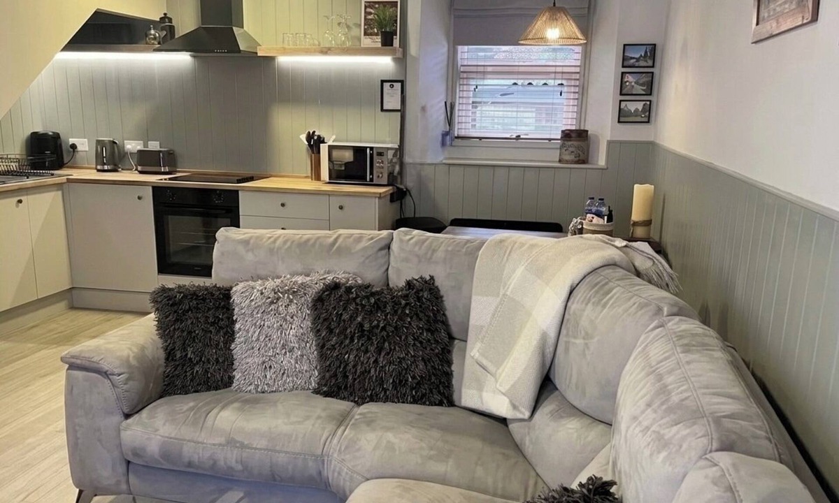 Perth House | Peaceful Parkside Townhouse - Walk Everywhere in Perth