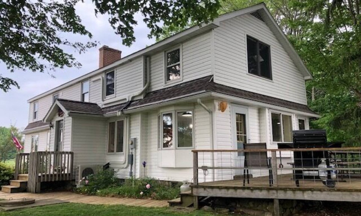 Scottville House | Peaceful, Private Lakeside Home. Sleep 16!