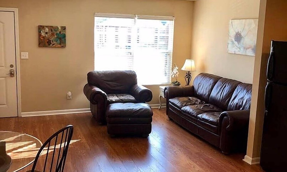 Elizabethtown Apartment | Peaceful Private Retreat ~ High-End Finishes And Hardwood Floors!