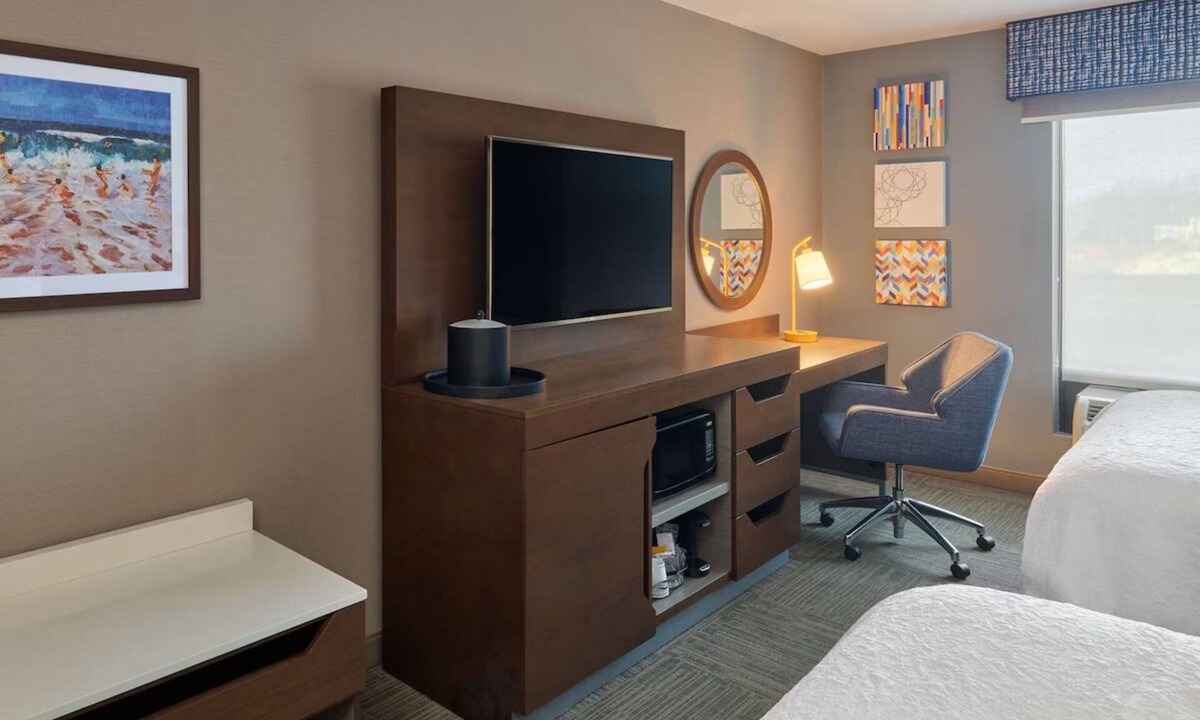 Smithfield Hotel | Peaceful Smithfield Stay: Free Hot Breakfast & Swimming Pool Access