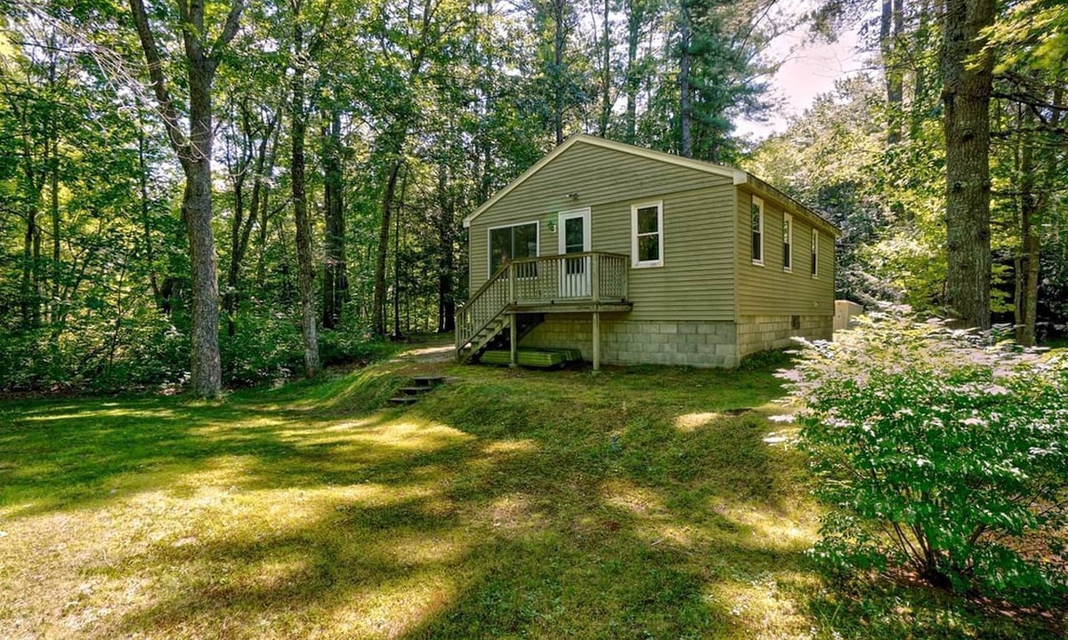 South Casco Cottage | Peaceful Waterfront Cottage on Crooked River near Portland and Sebago Lake, Maine