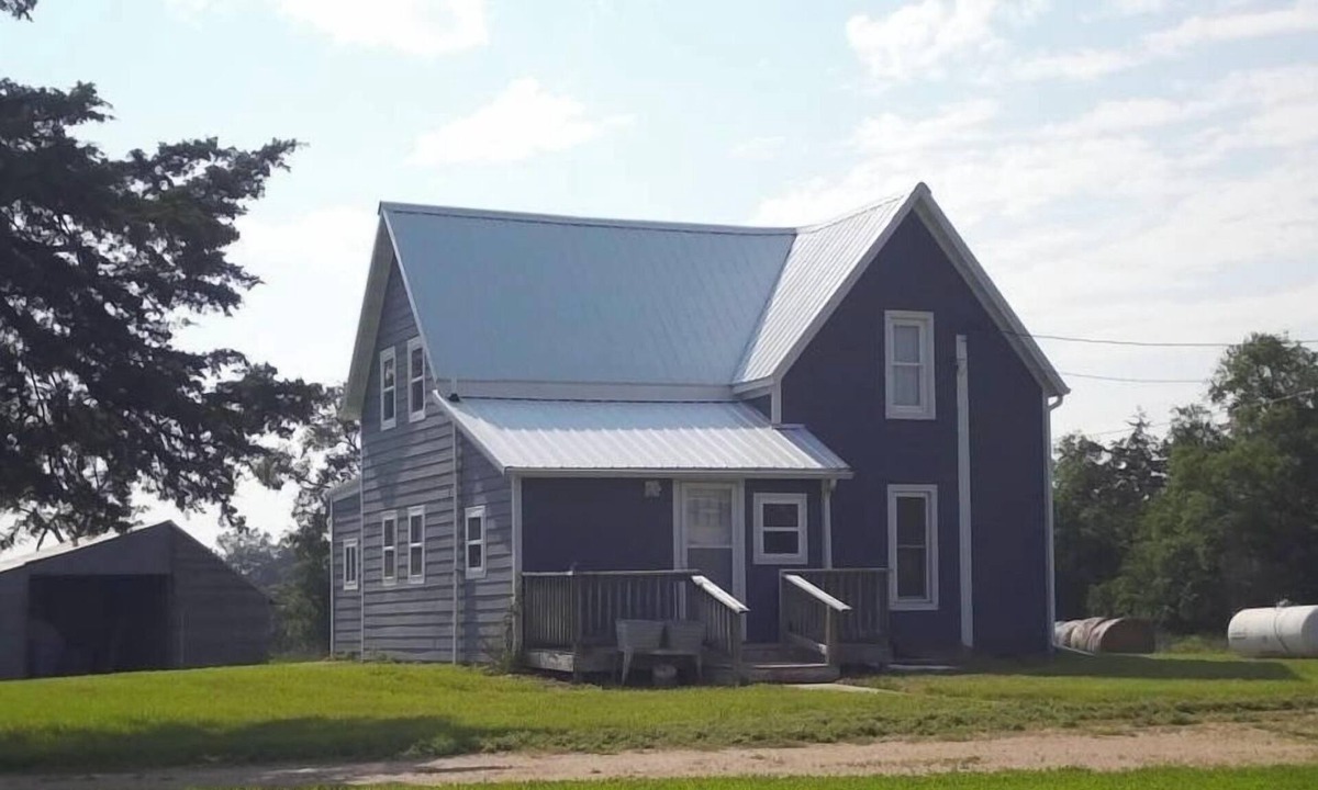 Springdale House | Peaceful working farmhouse near Ord Ne.