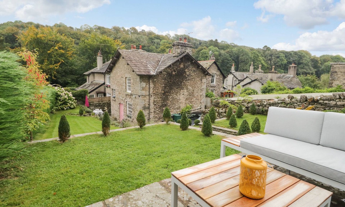 Lindale Cottage | PEAR TREE COTTAGE, pet friendly, with open fire in Grange-Over-Sands