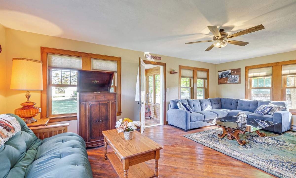 Pellston House | Pellston Farmhouse w/Snowmobile Trail Access!