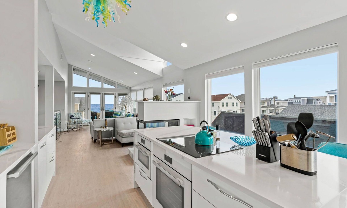 Salisbury Condo | Penthouse Oceanview & Namaste Retreat
