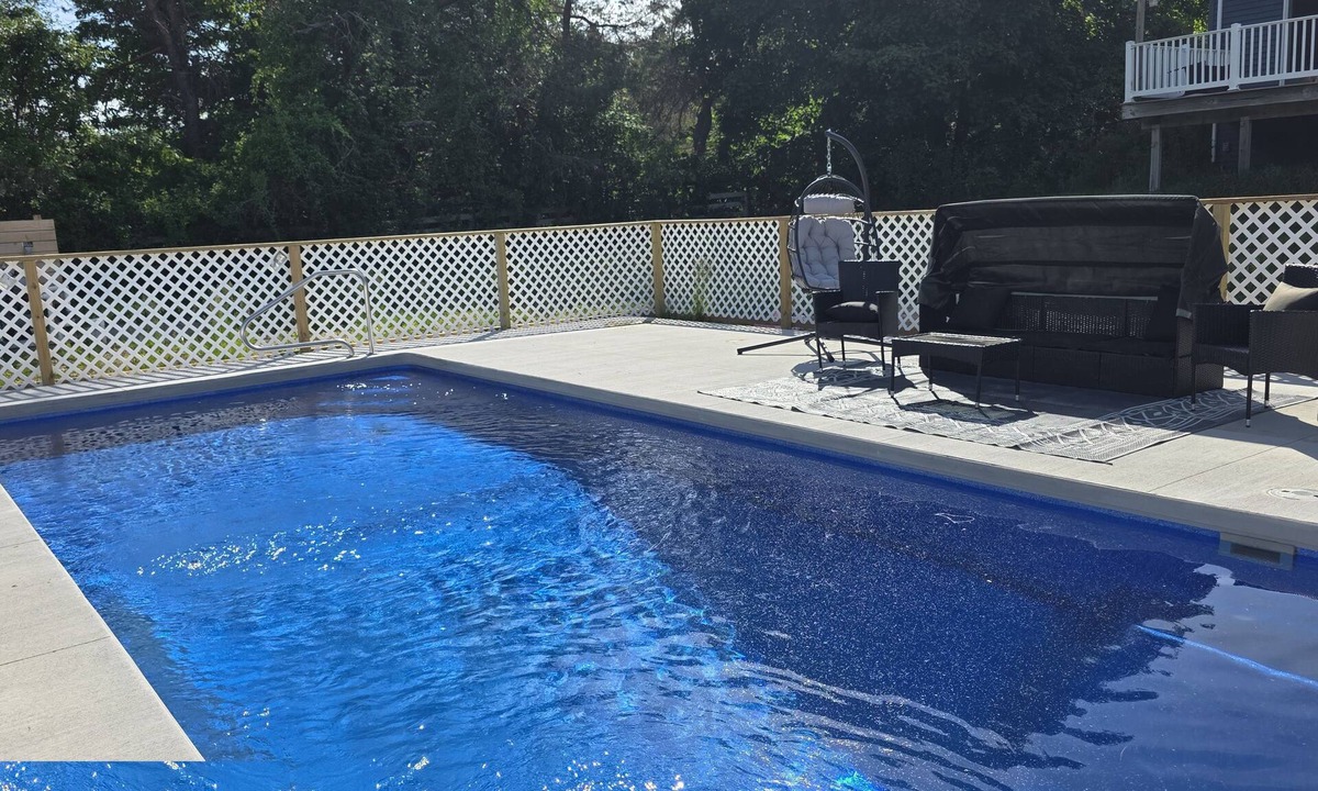 Kennebunk House | Perfect 3-bedroom house with heated pool in charming Kennebunk