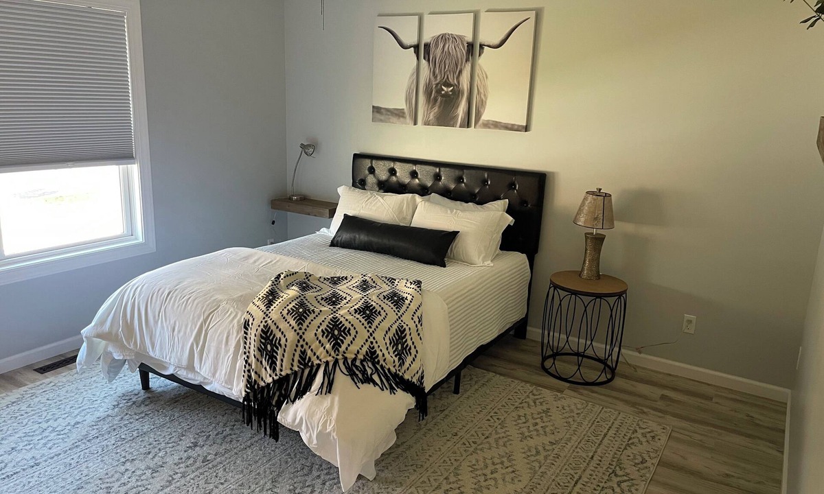 Grand Rapids House | Perfect 4-bedroom house with AC, heated attached garage in lovely Grand Rapids