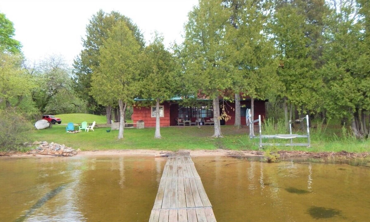 East Jordan Cottage | Perfect family beachfront cottage on Lake Charlevoix