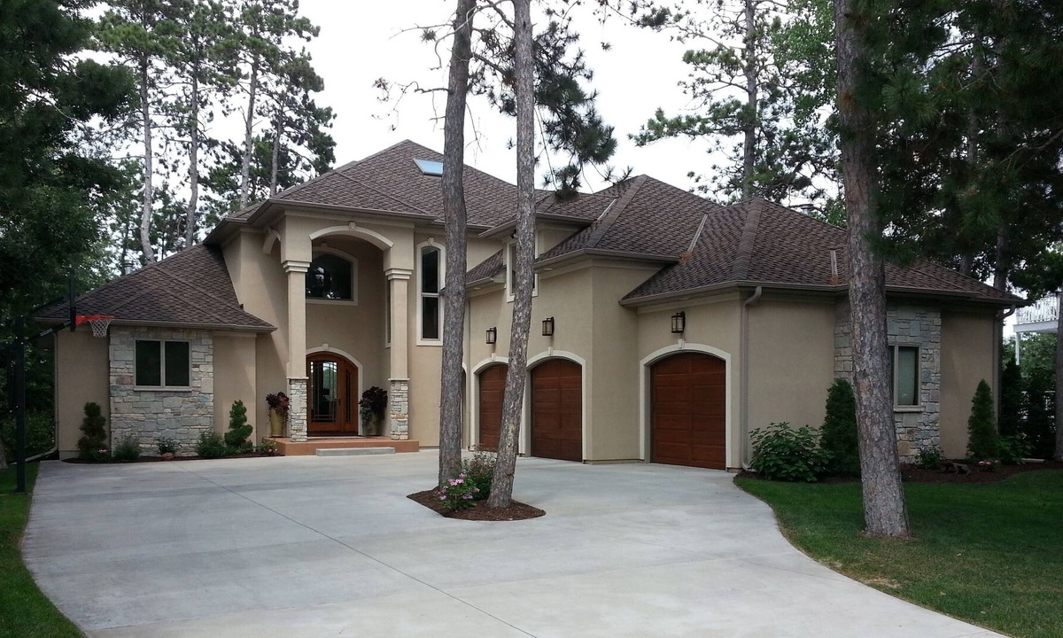 Wautoma House | Perfect for all seasons! Great for Families & Groups! Crystal Clear Lake!