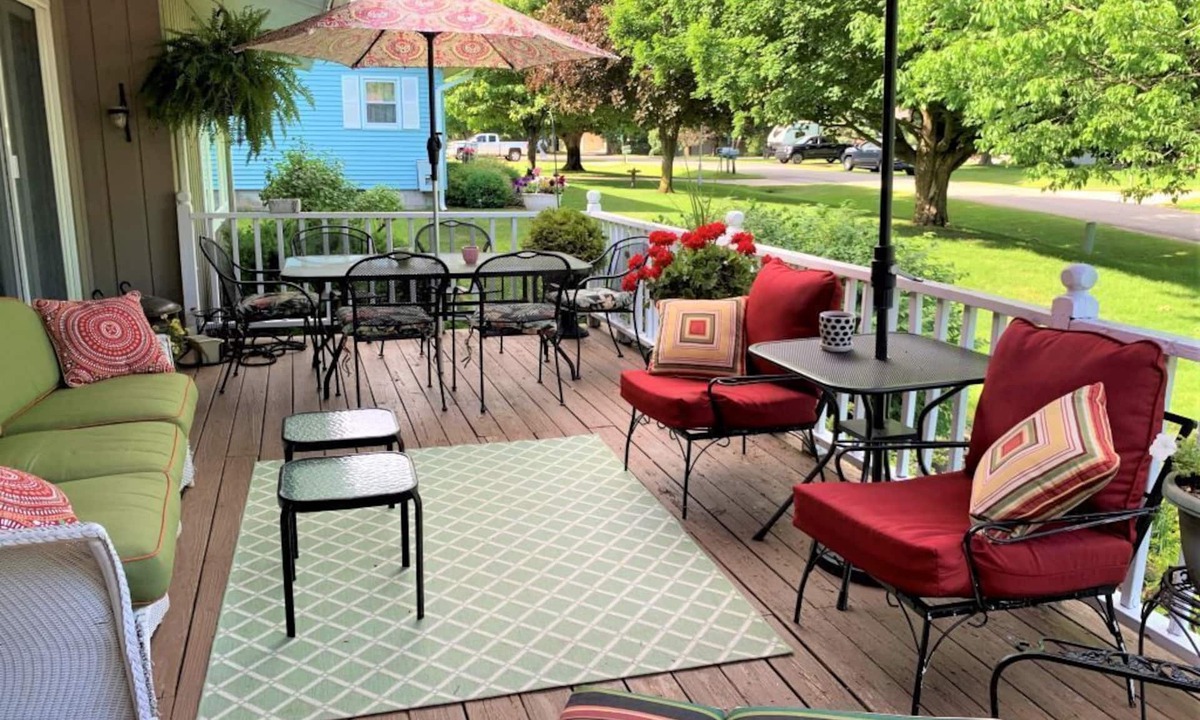 Greilickville House | Perfect Getaway - 5 min walk to beach, Tart trail, boat/kayak launch
