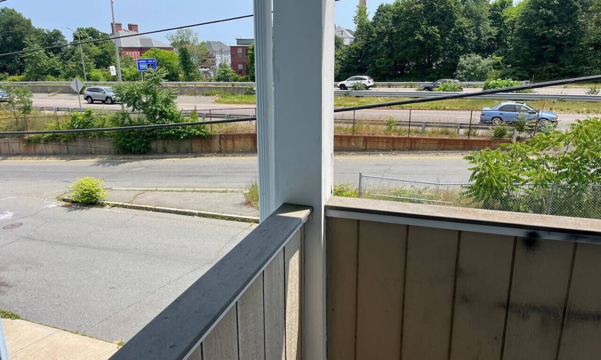 New Bedford Apartment | Perfect spacious getaway 2nd fl