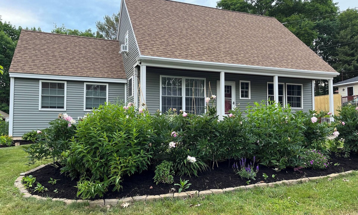 Bucksport House | Pet-friendly Bucksport gem with hot tub! One hour to Acadia NP! Sleeps 8!