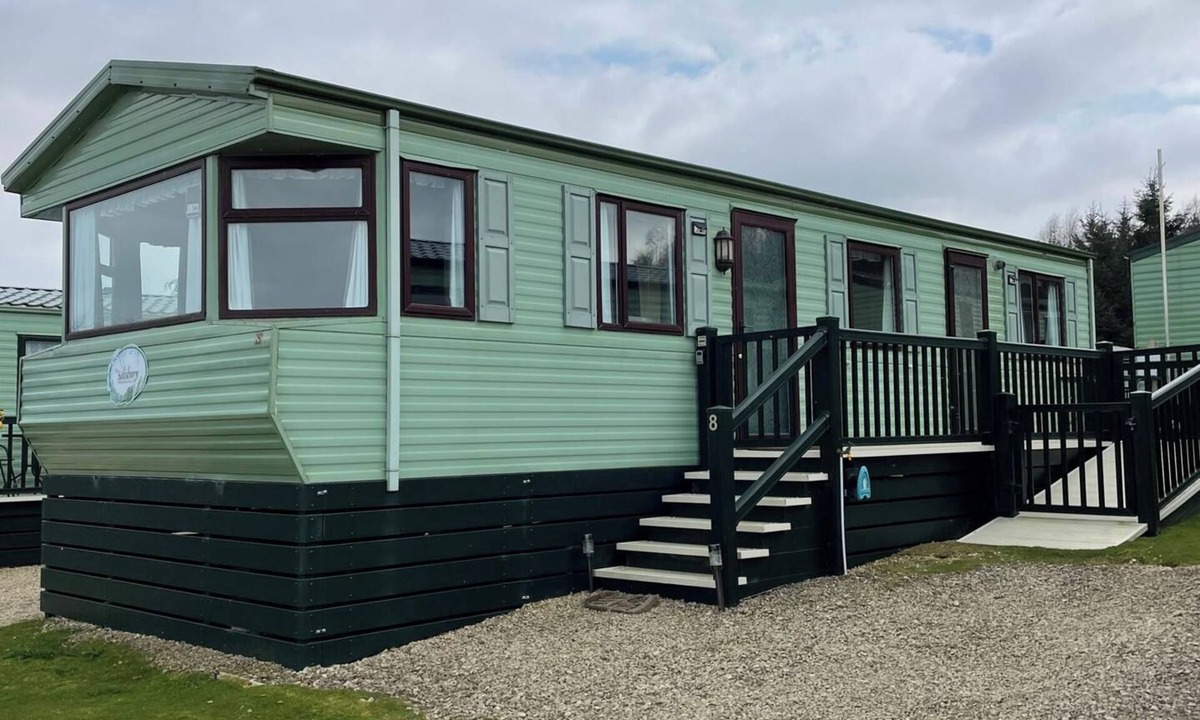 Hexham Cabin | Pet Friendly Caravan - Slaley Forest - Sleeps 4