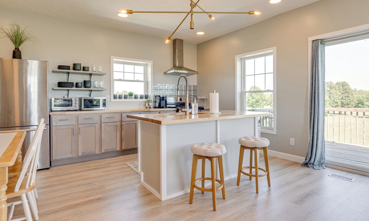 Greenwood Cottage | Pet-friendly Countryside Retreat in Whiteland!