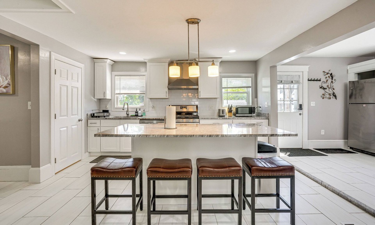 Lynn House | Pet-Friendly Lynn Home w/Patio - 3 Mi to Beach!