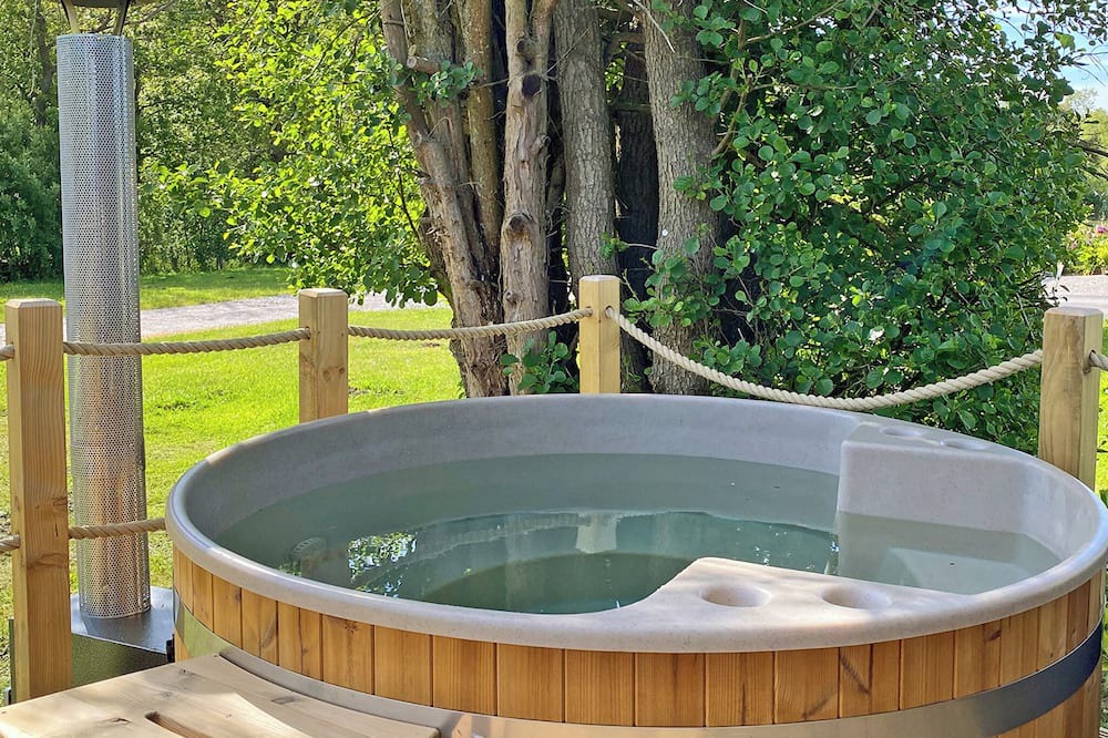 Milnthorpe Cottage | Pet Friendly Rustic Pod