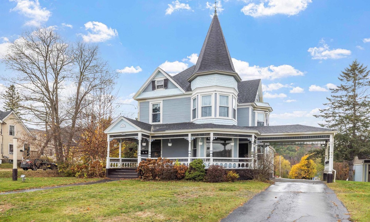 Littleton Apartment | Pet-Friendly Victorian Retreat: Downtown Littleton