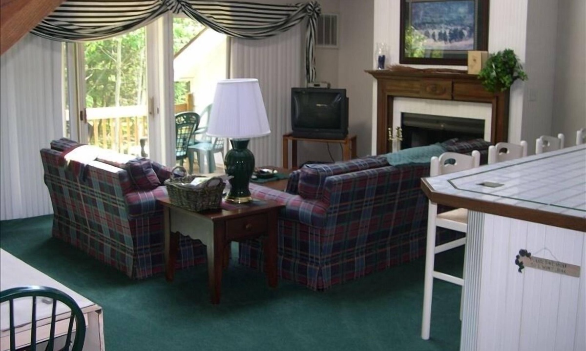Petoskey Condo | Petoskey-Harbor Springs Summer/Winter Paradise