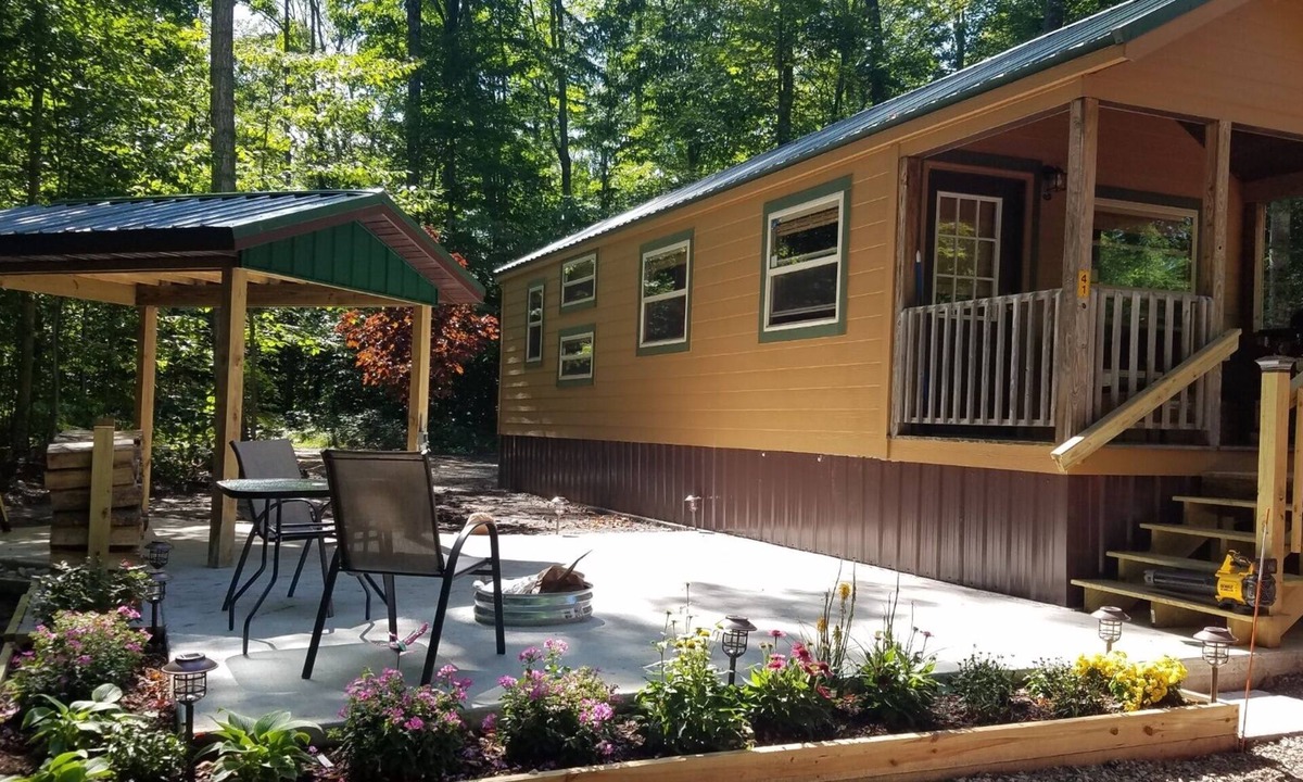 Petoskey Cabin | Petoskey - Quaint Cabin in a secluded wooded setting.