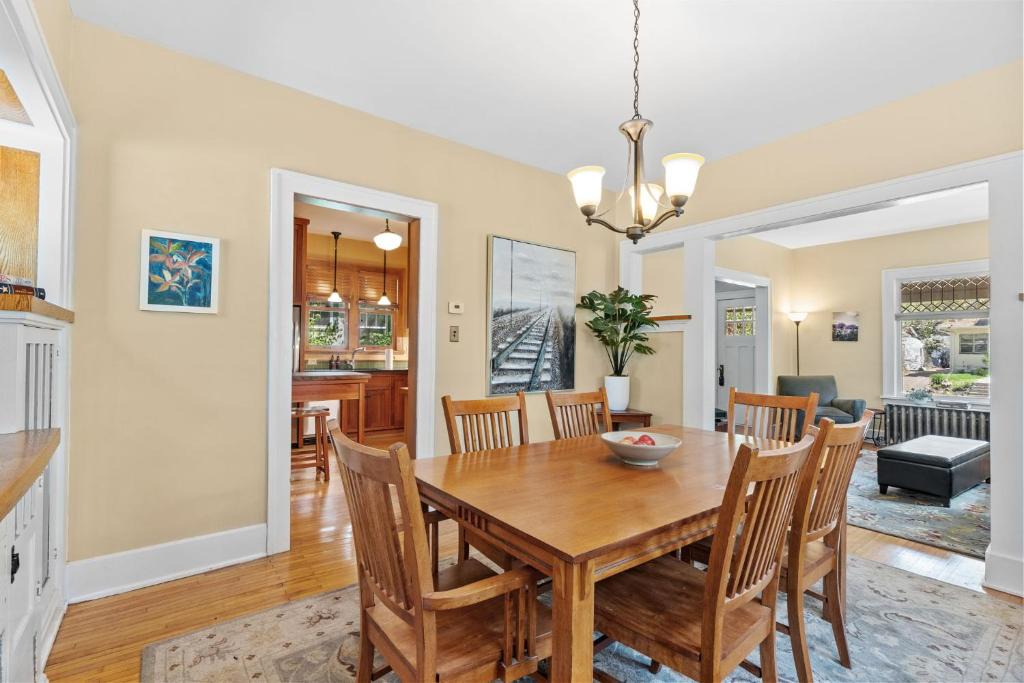 Kingfield House | Pillsbury Hideaway